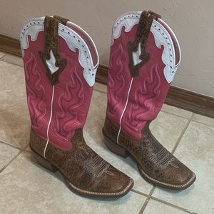 Ariat Crossfire Caliente Cowboy Boots